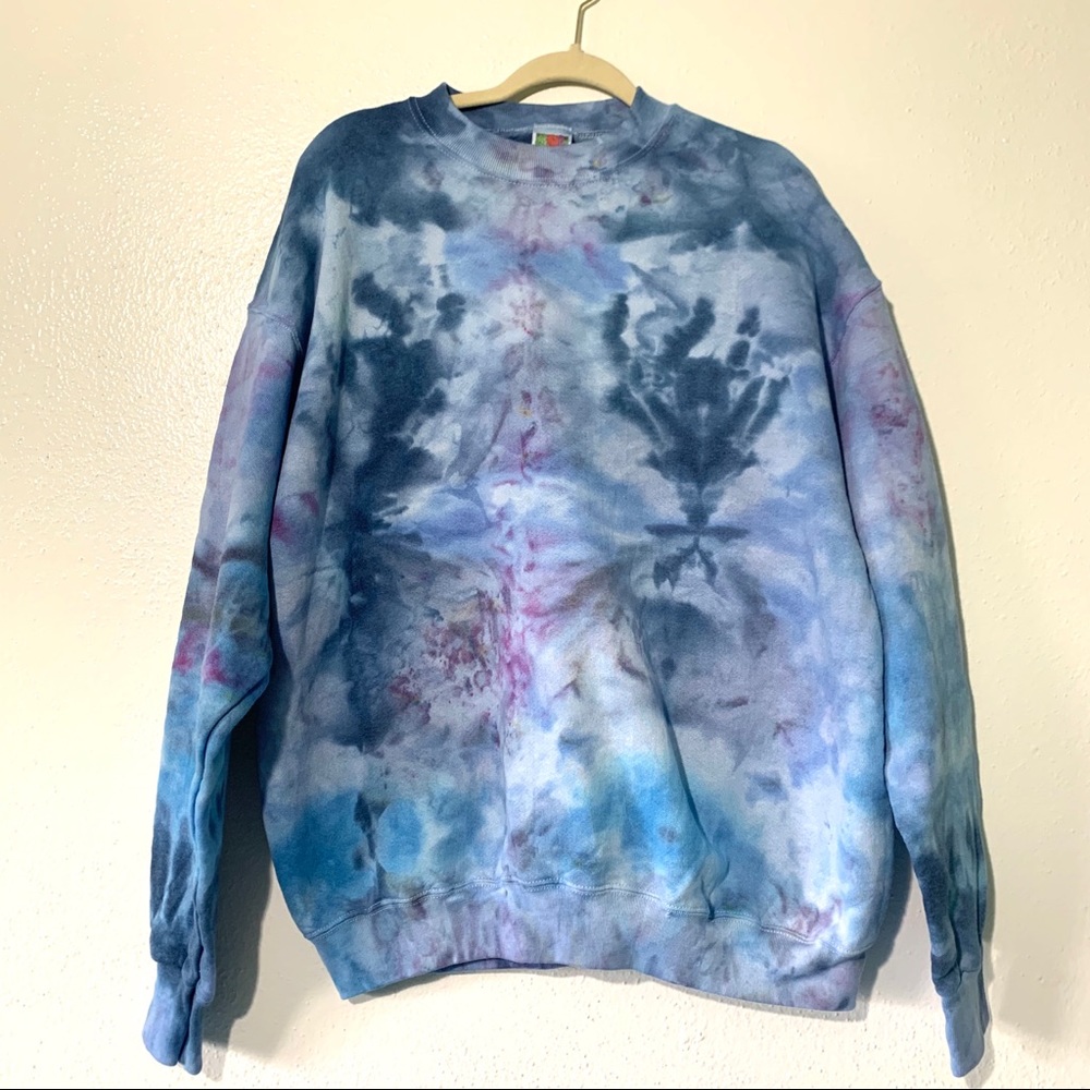 🧵XL Tie Dyed Sweatshirt